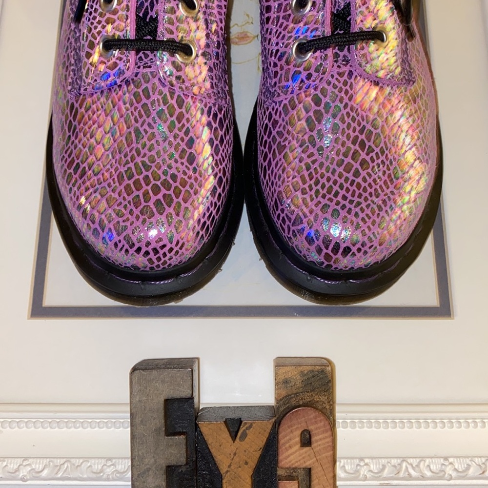 🇬🇧DR. MARTENS 1460 Pascal Purple Snake Metallic Suede Boots - Picture 8 of 16